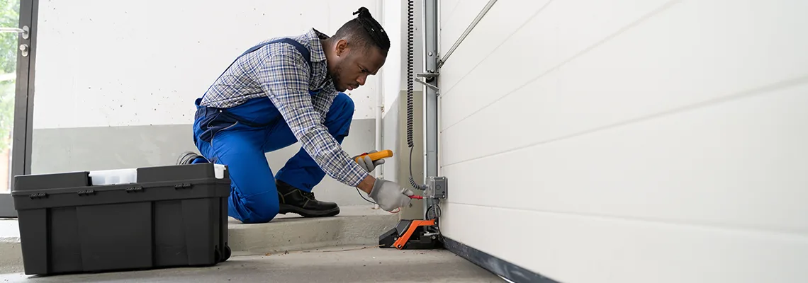 Repair Garage Door Not Closing But Light Flashing in Palm Harbor, FL