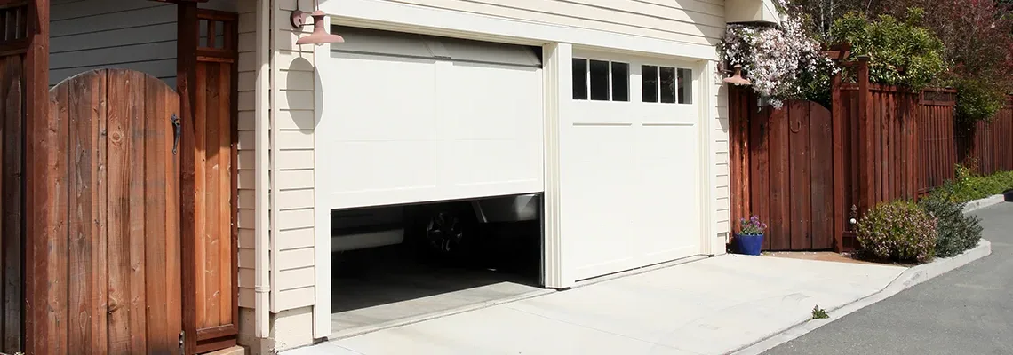 Repair Garage Door Won't Close Light Blinks in Palm Harbor, Florida